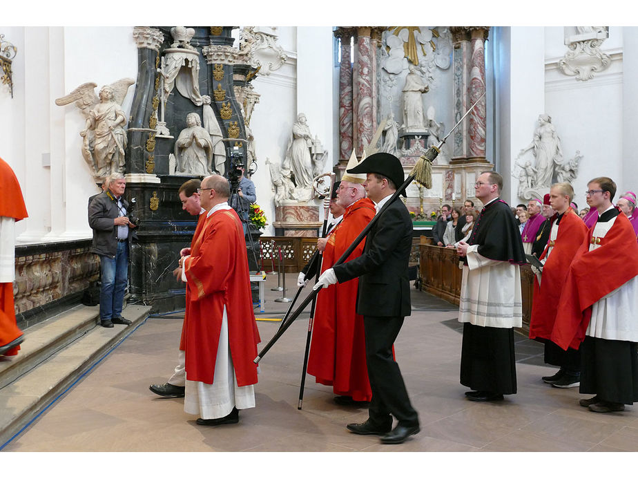 Abschlussvesper der Bischofskonferenz mit Austeilung des Bonifatiussegens (Foto: Karl-Franz Thiede)